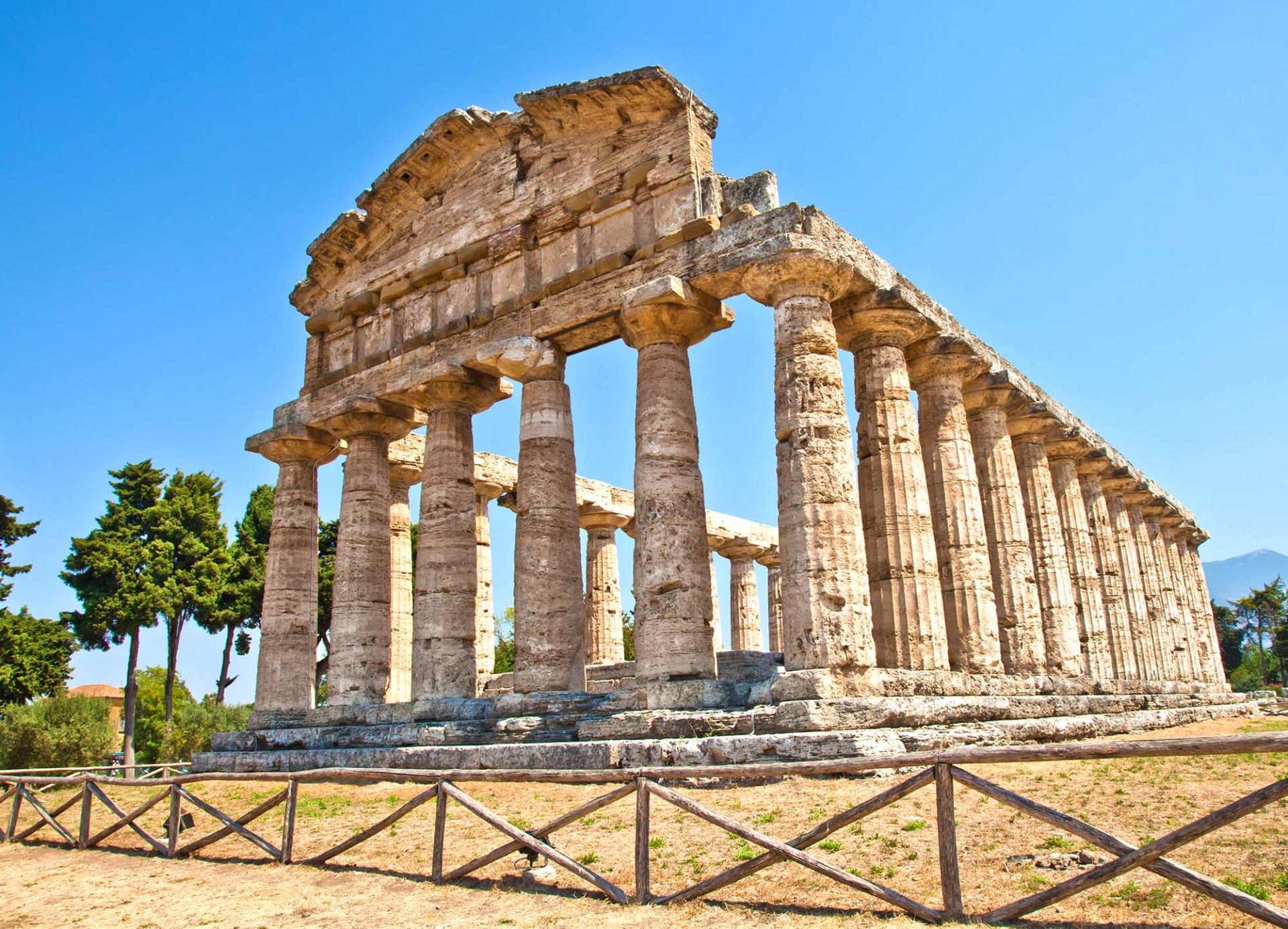 temple doric style dating from first half 6th century bc (en)